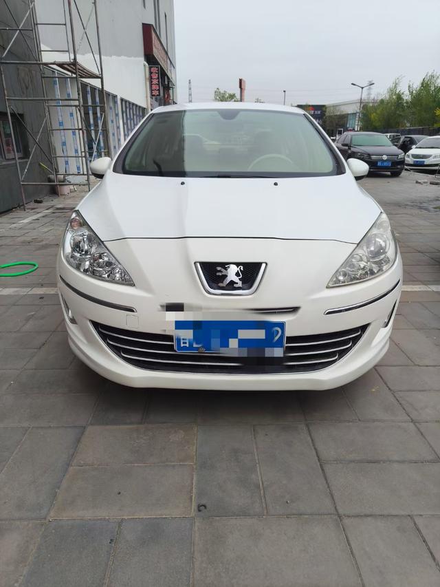 Peugeot 408