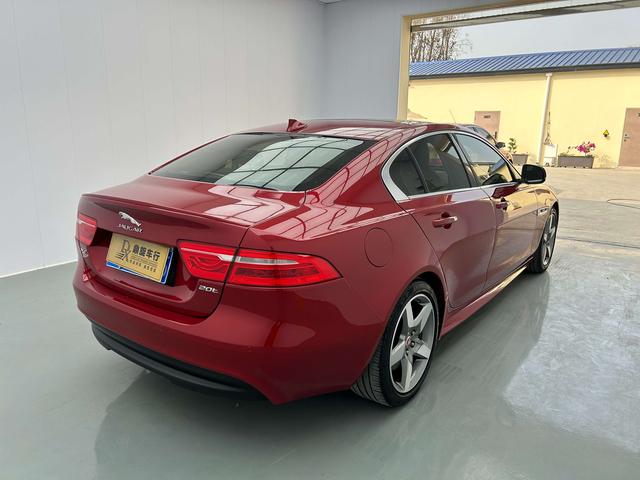 Jaguar XE