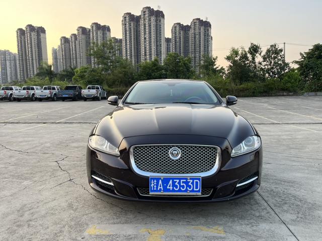 Jaguar XJ