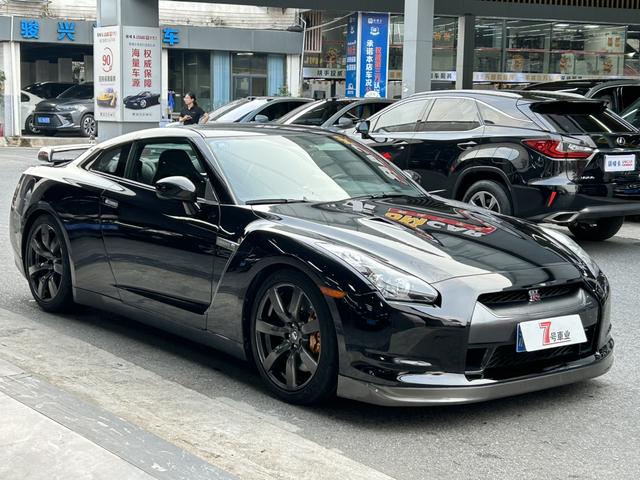 Nissan GT-R