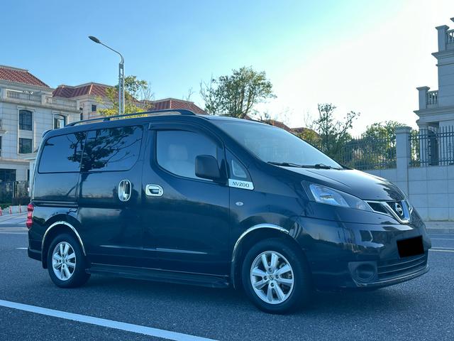 Nissan NV200