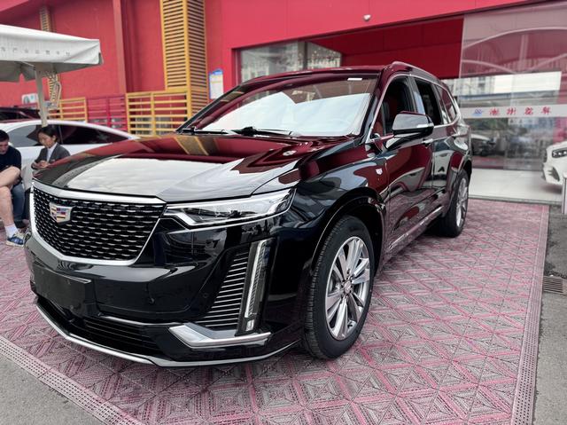 Cadillac XT6