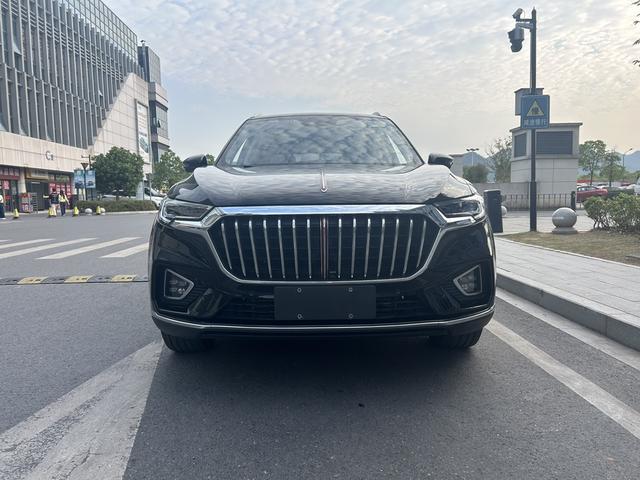 Hongqi HS5