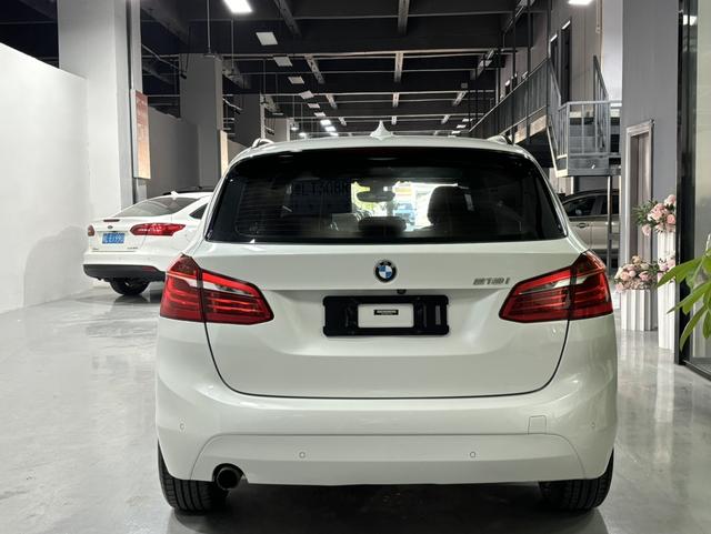 BMW 2 series station wagon (imported)