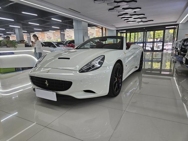 Ferrari California T