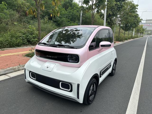 Baojun E300