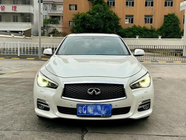 Infiniti Q50L