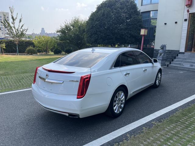 Cadillac XTS