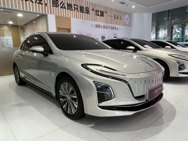 Hongqi E-QM5