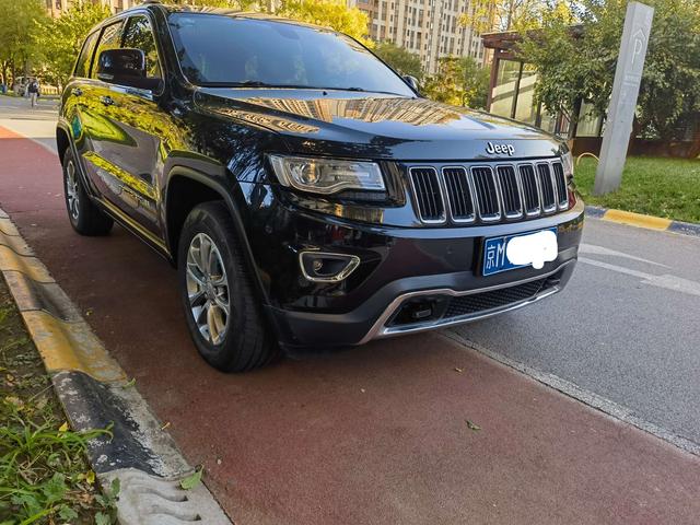 Jeep Grand Cherokee (imported)