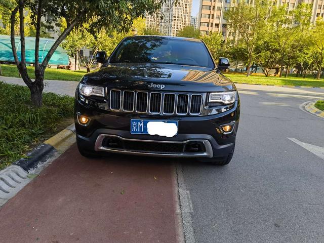 Jeep Grand Cherokee (imported)