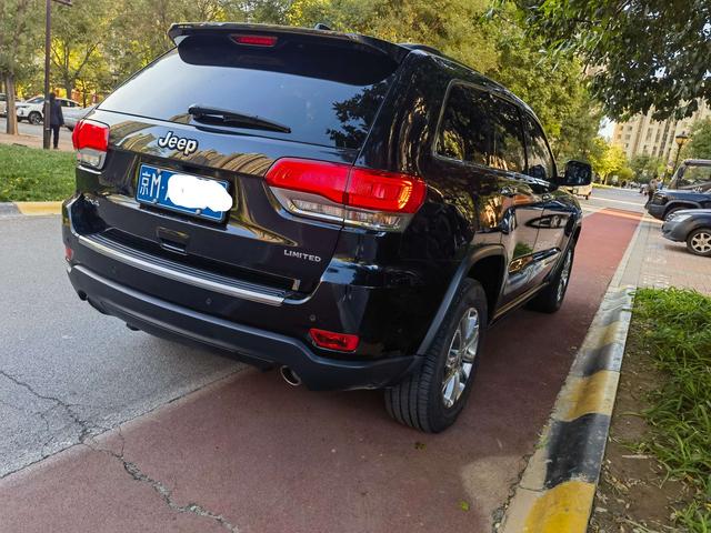 Jeep Grand Cherokee (imported)