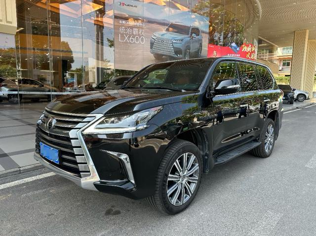 Lexus LX