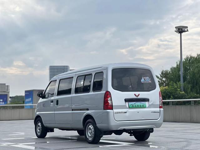 Wuling Rongguang EV