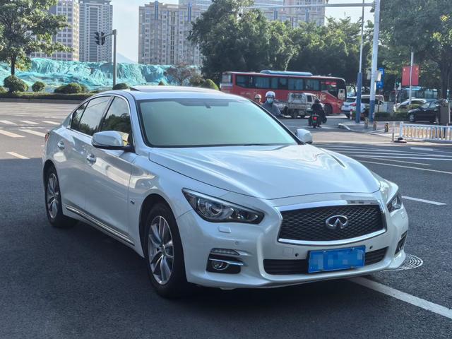 Infiniti Q50L