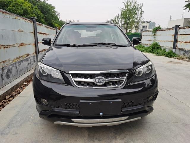 BYD S6