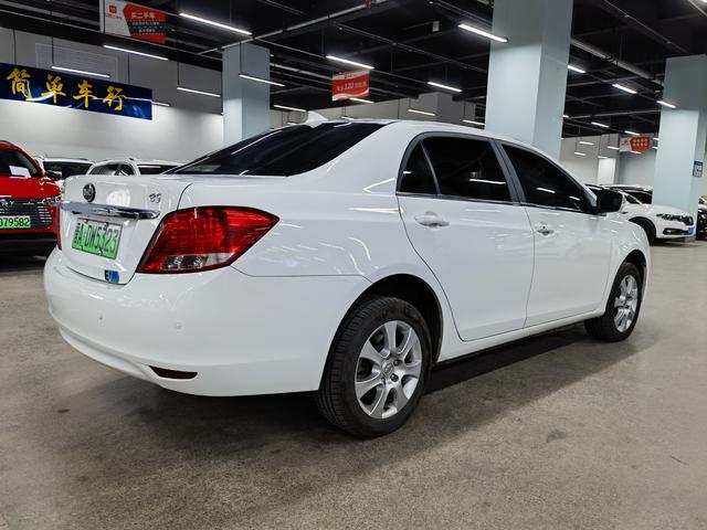 BYD e5