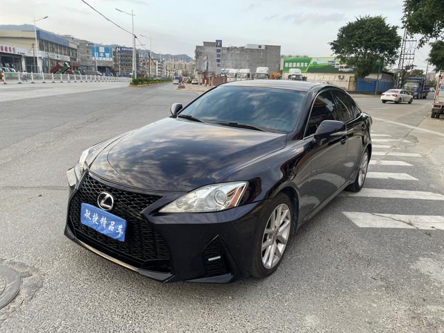 Lexus IS