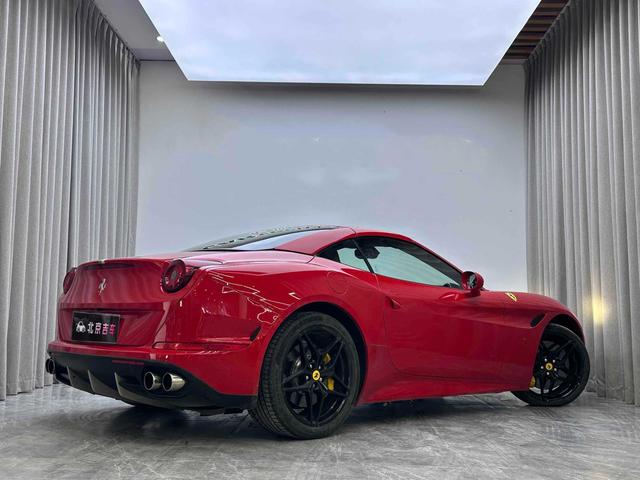 Ferrari California T