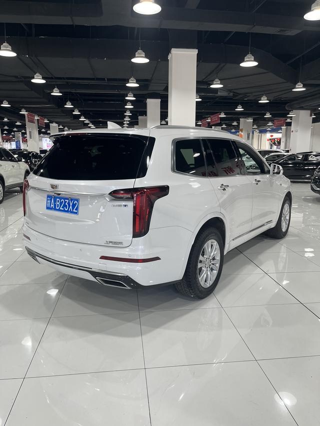 Cadillac XT6