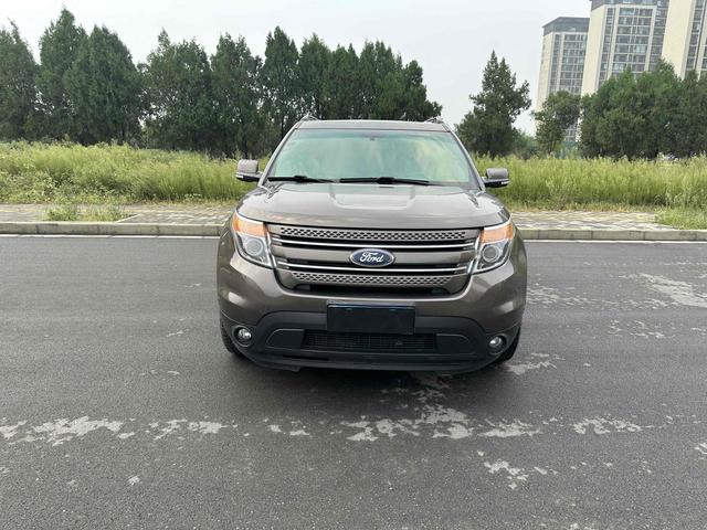 Ford Explorer (imported)