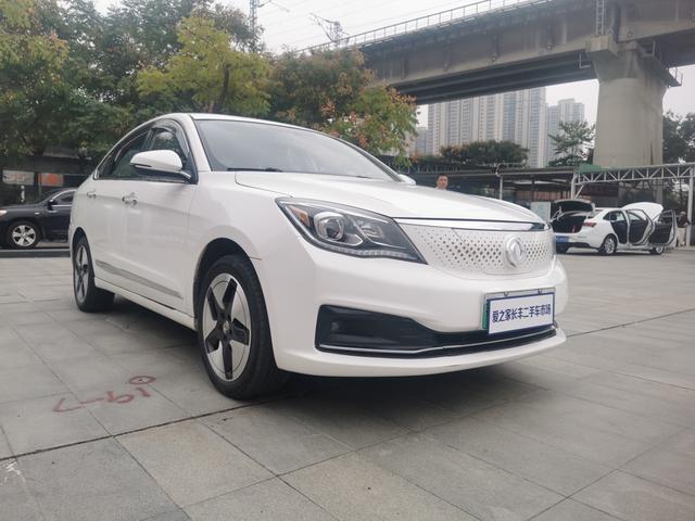 Dongfeng Fengshen E70