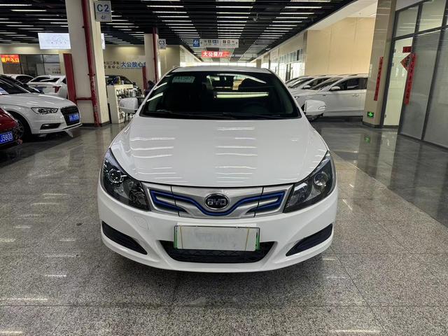 BYD e5