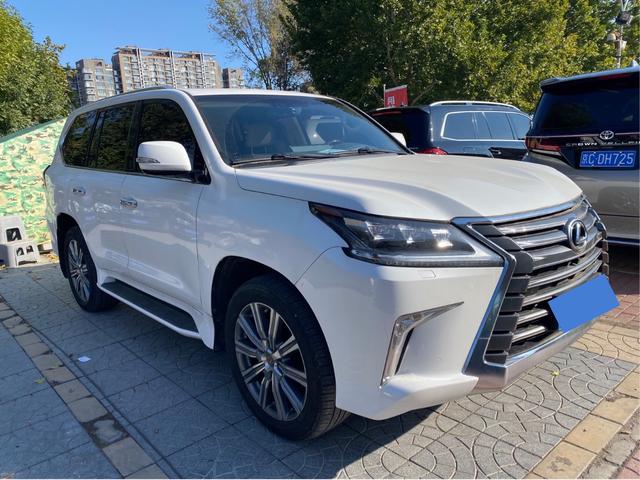 Lexus LX