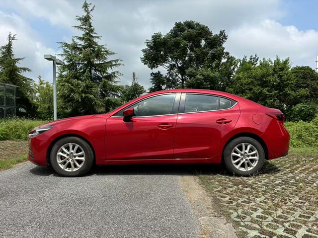 Mazda 3 Angkesela