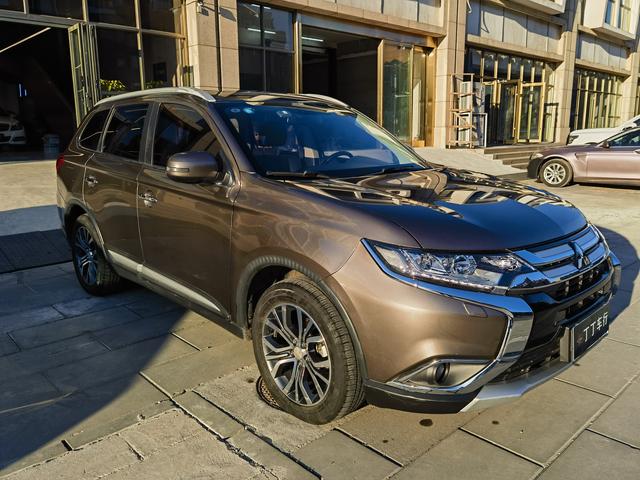 Mitsubishi Outlander