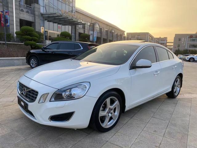 Volvo S60 (imported)