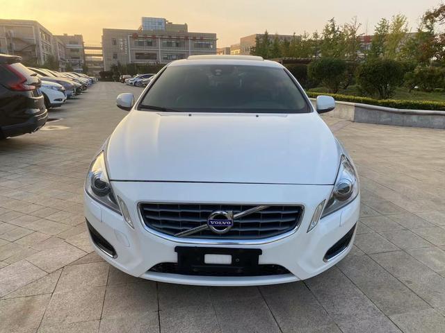 Volvo S60 (imported)