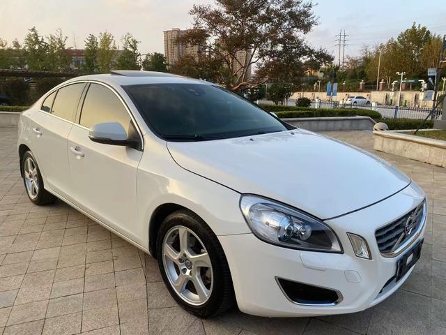 Volvo S60 (imported)