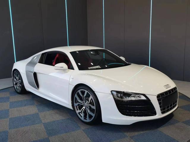 Audi R8