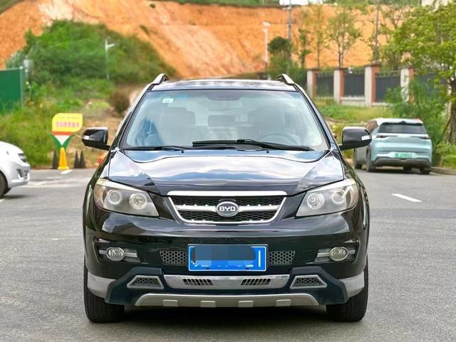 BYD S6