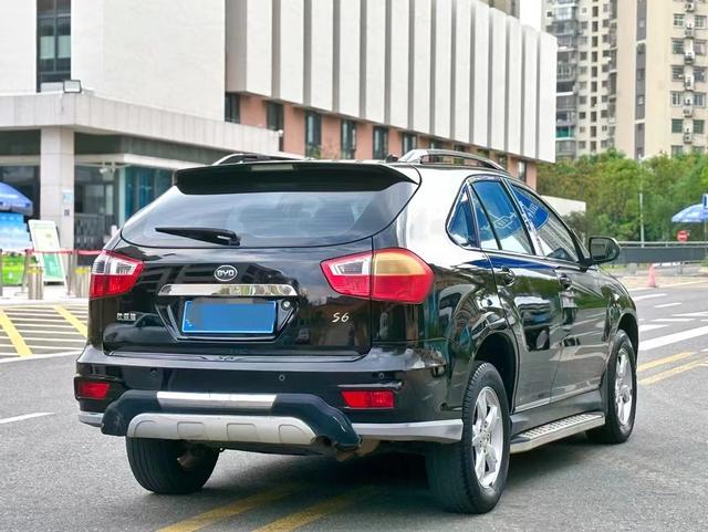 BYD S6