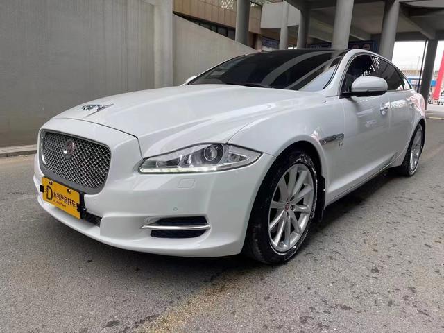 Jaguar XJ