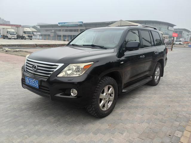 Lexus LX