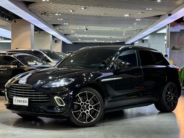 Aston Martin DBX