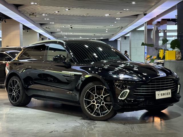 Aston Martin DBX