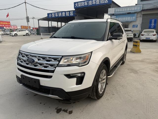 Ford Explorer (imported)