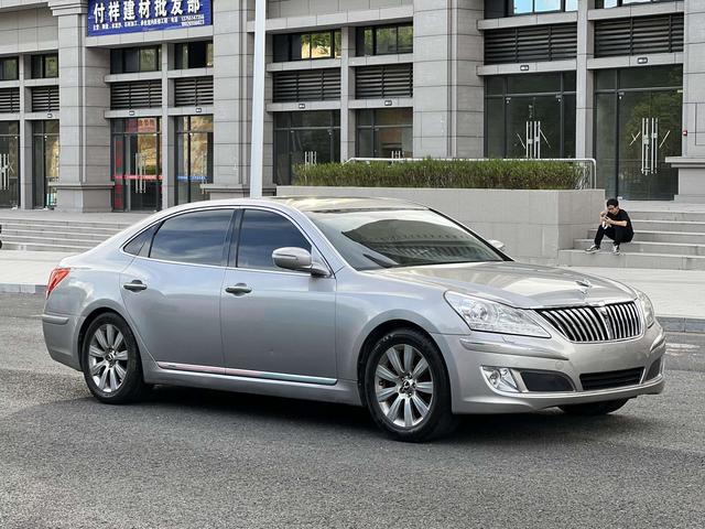 Hyundai Equus