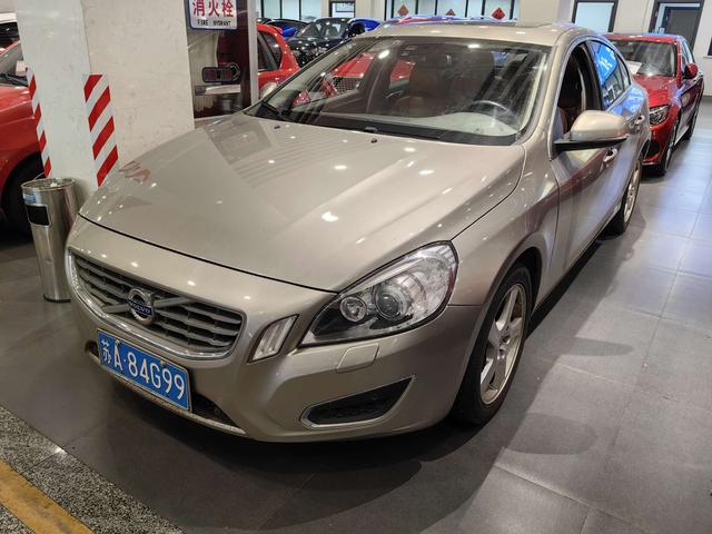 Volvo S60 (imported)