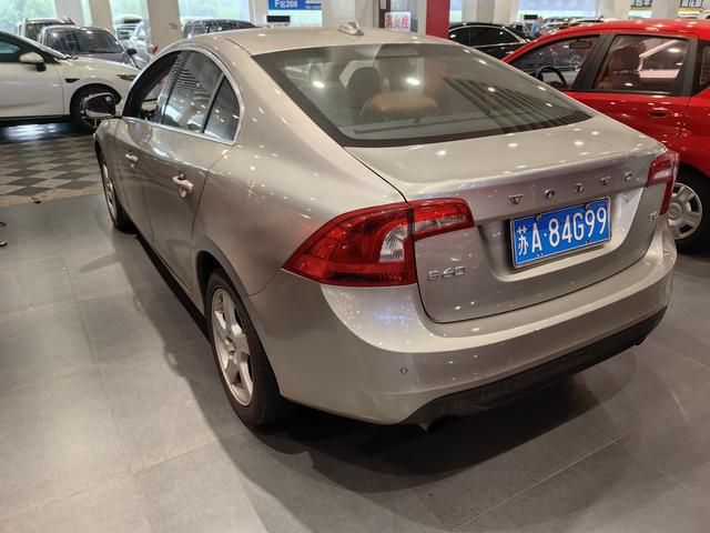 Volvo S60 (imported)