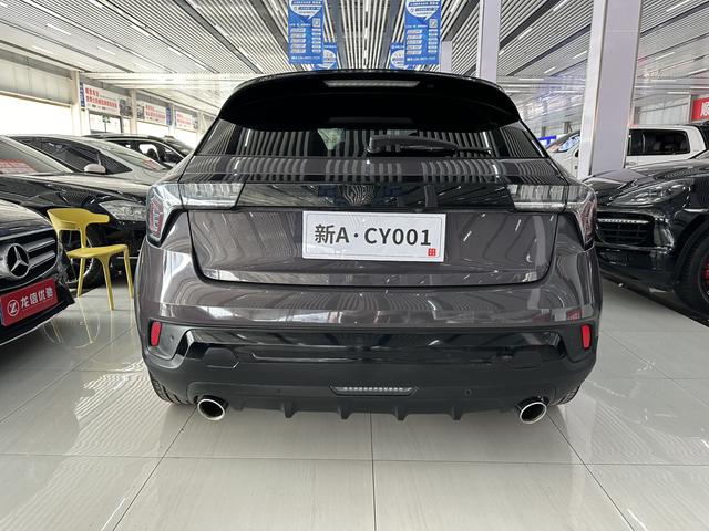 Lynk & Co 02