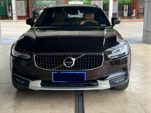 Volvo V90