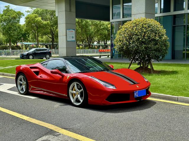 Ferrari 488