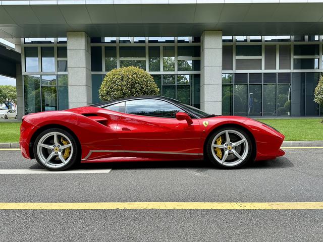 Ferrari 488