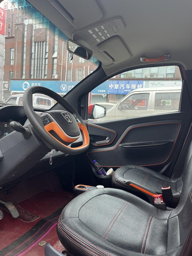 Baojun E100