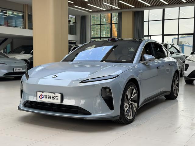 NIO ET5